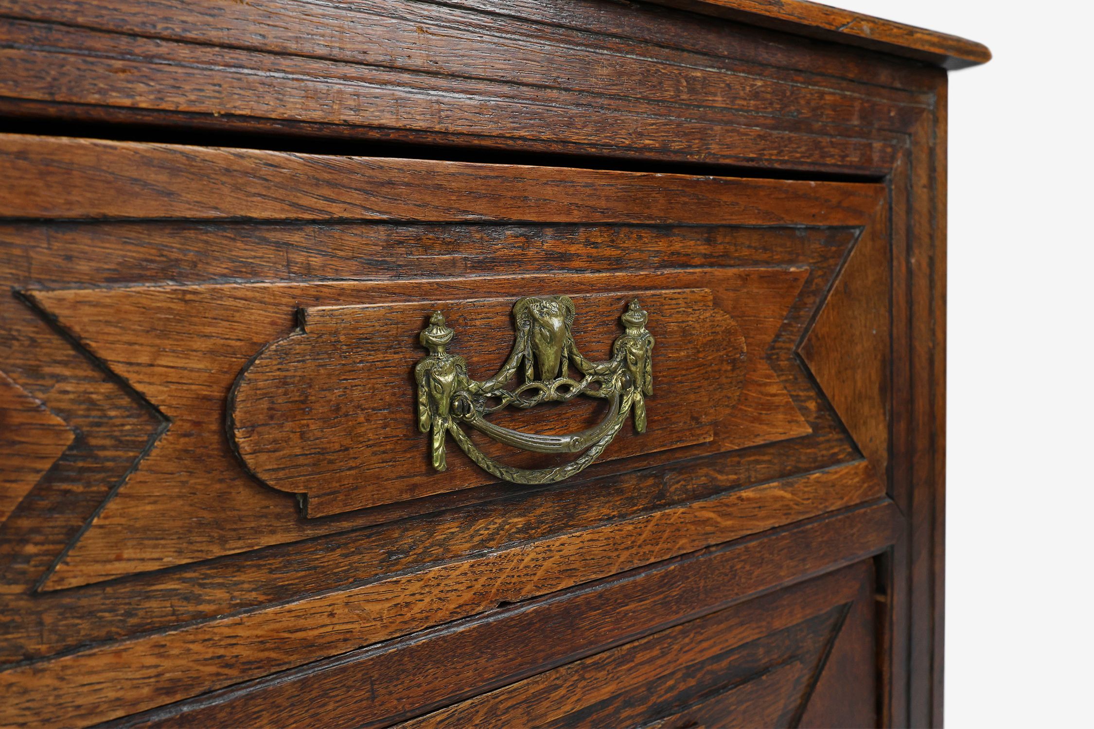 Antique hand crafted en carved chest of drawers in oak, ca. 1800 thumbnail